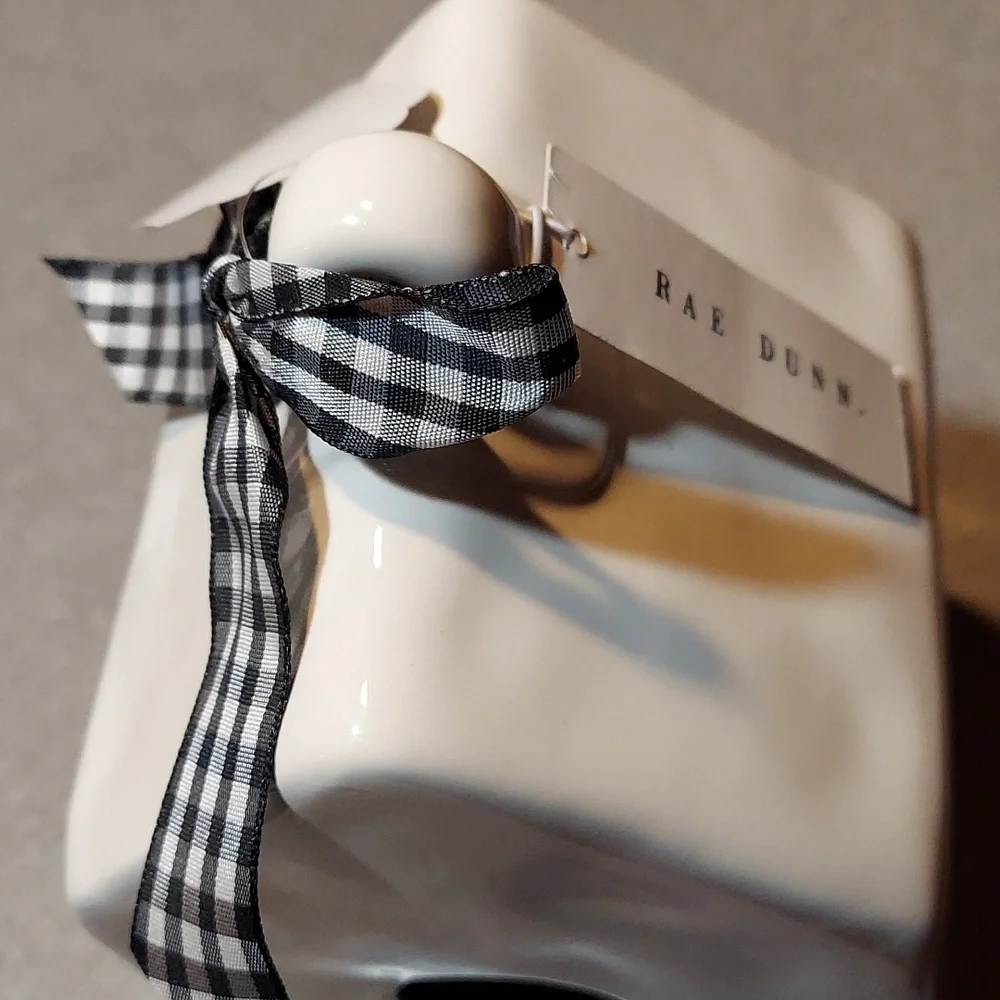 Rae Dunn Baby Bird feeder/house